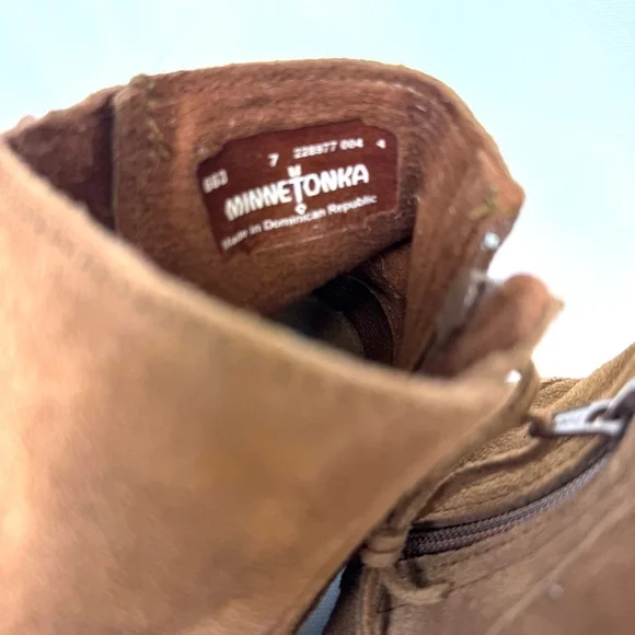 Minnetonka Willow bootie w fringe in dusty brown - sz 7 - BWOT - Picture 12 of 14